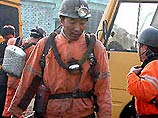 В Китае спасатели борются за жизнь 15 горняков, запертых в затопленной шахте