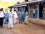 Тюрьма для индийских свекровей, арестованных по обвинению в вымогательстве слишком большого приданого со своих невесток и за разрушения брака