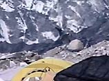 Вертолет Ми-17 российского производства, принадлежавший частной компании Simrik Airlines, на борту которого было восемь человек, включая трех членов экипажа, потерпел катастрофу в среду утром при посадке близ альпинистского лагеря