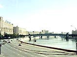 С 15 июня движение по Новоарбатскому мосту будет односторонним С 15 июня движение по Новоарбатскому мосту будет односторонним
