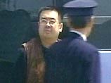 Между тем в опалу попал старший сын северокорейского лидера Ким Чен Нам, который два года назад был арестован в аэропорту Токио, когда пытался въехать в Японию по поддельному доминиканскому паспорту
