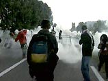 Все демонстранты вернулись на "исходные позиции" - часть в Женеву, а другая - во французский город Анмас. По данным швейцарской полиции, в акции протеста участвовало менее 50 тыс человек