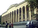 Грузинская оппозиция угрожает ворваться в здание парламента Грузинская оппозиция угрожает ворваться в здание парламента