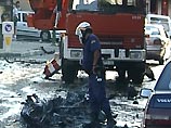 Через несколько часов после первого взрыва, как раз тогда, когда отдыхающий на курорте испанский премьер Хосе Мария Азнар делал телевизионное заявление по поводу совершенного теракта, в Мадриде на одной из улиц в жилом районе был взорван автомобиль. Через несколько часов после первого взрыва, как раз тогда, когда отдыхающий на курорте испанский премьер Хосе Мария Азнар делал телевизионное заявление по поводу совершенного теракта, в Мадриде на одной из улиц в жилом районе был взорван автомобиль.