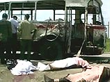 В районе Моздока в Северной Осетии подорван автобус с военными летчиками. По предварительным данным, 15 человек погибло