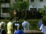 Выдачи Сливанчанина добивается Трибунал по военным преступлениям в Гааге. Он обвиняется в организации резни в хорватском городе Вуковар. Тогда солдаты сербской армии убили более 200 мирных хорватов Выдачи Сливанчанина добивается Трибунал по военным преступлениям в Гааге. Он обвиняется в организации резни в хорватском городе Вуковар. Тогда солдаты сербской армии убили более 200 мирных хорватов