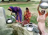 Как сообщает в понедельник телеканал Zi-News, причиной вспышки опасного заболевания, наблюдаемой в районе города Дхармапури в последние три дня, стало попадание холерного вибриона в колодец с питьевой водой