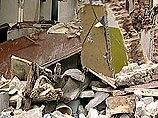 Сегодня днем в городе Добрянка Пермской области в лакокрасочном цехе ОАО "Кварц" при проведении сварочных работ произошел взрыв. Сразу же после этого в помещении цеха вспыхнул пожар Сегодня днем в городе Добрянка Пермской области в лакокрасочном цехе ОАО "Кварц" при проведении сварочных работ произошел взрыв. Сразу же после этого в помещении цеха вспыхнул пожар