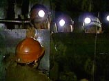 Спасателям осталось прорыть пять метров тоннеля до четырех горняков прокопьевской шахты "Зиминка", отрезанных завалом