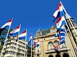 Голландские студенты подарили парламенту страны гигантский фаллос