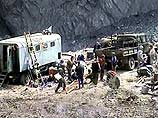 Спустя девять месяцев после схода ледника Колка в Северной Осетии родственники пропавших делают новые находки в Кармадонском тоннеле, где могли укрыться люди
