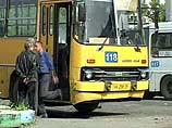 На перекрестке Волгоградского проспекта и улицы академика Скрябина столкнулись два рейсовых автобуса и легковой автомобиль
