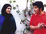 Психологическая драма "Танцуя в пыли" иранского режиссера Асгара Фархади рассказывает о сложных семейных отношениях, о влиянии исторических национальных традиций на взаимоотношения людей
