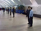 На  десяти ключевых   станциях   московского  метро   введено патрулирование кинологов