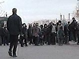 Жители Покрова перекрыли трассу Москва - Казань. Они требуют выплатить им зарплату