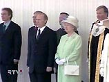 За четыре дня визита российский президент провел несколько официальных церемониальных встреч с королевой Елизаветой II, а также серию энергичных контактов в разных форматах с премьер-министром Тони Блэром