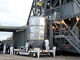 Марсоход - он получил название Opportunity - должен отправиться в семимесячное путешествие на борту ракеты-носителя Delta-2. Впереди у него путь длиной 136 млн км