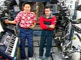 Сотрудники NASA  оделись в гавайские рубахи в честь юбилея космонавта Эдварда Лу