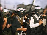 Организация указывает, что это связано с убийством сегодня в городе Калькилья на Западном берегу Иордана одного из ее лидеров и арестом руководителя локальной группировки "Бригад мучеников Аль-Аксы",