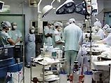 По словам представителя больницы по связям с общественностью Кумара Наира, это замедление связано с неожиданными сложностями по извлечению костной ткани в головах близнецов. Операция затянулась, однако врачи настроены на ее успех