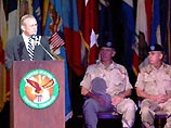 'Я не знаю никого более квалифицированного, кто мог бы стать последователем Фрэнкса', - заявил присутствовавший на церемонии министр обороны США Дональд Рамсфелд