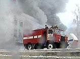 Сегодня утром в центральном универмаге Новосибирска начался сильный пожар, передает НТВ. Загорелся отдел игрушек. Пламя быстро перекинулось на другие отделы и распространилось по всему зданию
