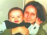27-летняя Озлем планировала провести еще месяц в Турции у своих родителей. Они с Дэвидом поженились три года назад в Турции, а затем купили себя дом в Шотландии 27-летняя Озлем планировала провести еще месяц в Турции у своих родителей. Они с Дэвидом поженились три года назад в Турции, а затем купили себя дом в Шотландии