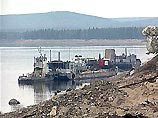 4 человека погибли на реке Лене в результате столкновения баржи и моторной лодки 4 человека погибли на реке Лене в результате столкновения баржи и моторной лодки