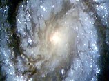 Он представляет собой массу галактик, состоящих из звезд, газа и неподдающейся изучению прозрачной материи, которая заполняет 90% космического пространства