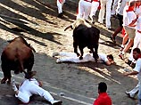В четверг, четвертый день фестиваля, на улицы города были выпущено 6 животных, которые позже должны были принять участие в традиционных бычьих боях