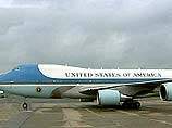 Неизвестный проник в самолет для прессы, сопровождающей Буша в африканском турне