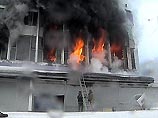 Как сообщили в Управлении государственной противопожарной службы, это стало возможным только после того, как полностью выгорели 2 этажа, и огонь стал бушевать на 3 этаже здания