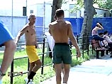 В Париже температура в тени достигает в эти дни 36 градусов по Цельсию, в ряде районов Прованса и Альп - 48 градусов В Париже температура в тени достигает в эти дни 36 градусов по Цельсию, в ряде районов Прованса и Альп - 48 градусов