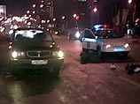 Авария произошла вечером в среду на улице Борисовские пруды, напротив дома номер 12. Три иномарки столкнулись с машиной "Газель"