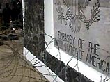 По крайней мере одна мина разорвалась на территории жилого комплекса посольства США, где укрываются около 10 тыс. либерийцев По крайней мере одна мина разорвалась на территории жилого комплекса посольства США, где укрываются около 10 тыс. либерийцев