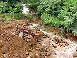 Число жертв схода селевого потока в Японии достигло 15 человек