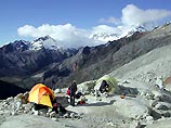 Стихия накрыла скалолазов на горе Альпамайо (5800 метров над уровнем моря), расположенной в 500 километрах к северо-востоку от Лимы