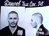 Сбежавший Тимур Джиоев, 1978 года рождения, был арестован по подозрению в совершении преступлений по статье "разбой, совершенный с применением оружия или предметов, используемых в качестве оружия", отмечается в сообщении