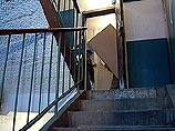 В Новосибирске началось заселение жильцов в уцелевшие квартиры дома по улице Степной, поврежденного взрывом 31 декабря. 27 квартир из 35 уцелевших вновь обрели своих постоянных хозяев