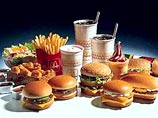 По мнению Григорян, гамбургеры и картошка фри из McDonald's опасны еще и тем, что действительно вызывают привыкание