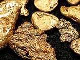 В пакете оказалось 6, 923 кг промышленного золота, стоимость которого, по заключению специалистов, составляет 2 млн 284 тыс. 656 рублей