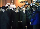 Президент России Владимир Путин назвал "чушью" установку ядерных ракет в Калининграде, передает НТВ. Сегодня вечером Путин и Шредер совершили прогулку по Красной площади в Москве