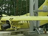 В США во время теста на безопасность самолет с пассажирами уронили на бетонные плиты В США во время теста на безопасность самолет с пассажирами уронили на бетонные плиты