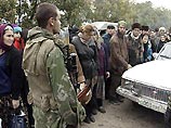 1000 чеченцев перекрыли движение по трассе "Кавказ" в знак протеста против похищения 16-летней девушки 1000 чеченцев перекрыли движение по трассе "Кавказ" в знак протеста против похищения 16-летней девушки