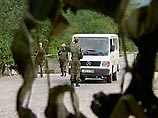 По данным МВД непризнанной республики Абхазия, микроавтобус Государственного таможенного комитета, направлявшийся на смену, из автоматического оружия обстреляли неизвестные преступники По данным МВД непризнанной республики Абхазия, микроавтобус Государственного таможенного комитета, направлявшийся на смену, из автоматического оружия обстреляли неизвестные преступники