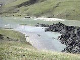 Воды озера, возникшего в Кармадонском ущелье, не представляют опасности для людей Воды озера, возникшего в Кармадонском ущелье, не представляют опасности для людей