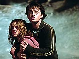 Кадры из очередного фильма о Гарри Поттере, показывающие Гэри Олдмена в роли беглого преступника Сириуса Блэка, представлены публике