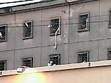 Представители руководства тюрьмы, расположенной в штате Параиба, говорят, что этот побег стал самым массовым в истории штата. Пока из 84 сбежавших удалось поймать лишь троих Представители руководства тюрьмы, расположенной в штате Параиба, говорят, что этот побег стал самым массовым в истории штата. Пока из 84 сбежавших удалось поймать лишь троих