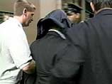 Спецподразделениями ФБР США совместно с сотрудниками ФСБ России во вторник задержан подданный Великобритании индийского происхождения Хекмат Локхани, который подозревается в незаконном обороте оружия