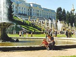 Праздником "Малое водосвятие", который проходит в Петергофе с 1999 года, музей возрождает забытые традиции императорской резиденции